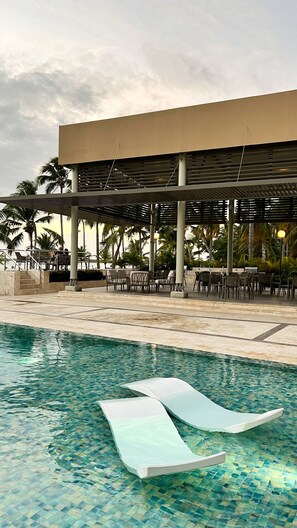 Pool - Ocean Front Apt w/ Pool, Jacuzzi & Grill - Dom Rep (La Romana)