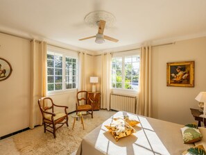 4 slaapkamers, reisbedje, gratis wifi, beddengoed