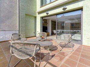 Outdoor dining - Stunning  villa for 7 people with A/C, WIFI, TV and terrace (Figueres)