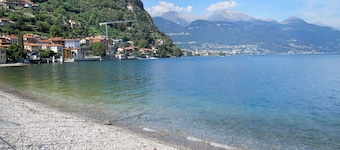 Beautiful apartment for 5 guests with A/C, WIFI, TV and balcony