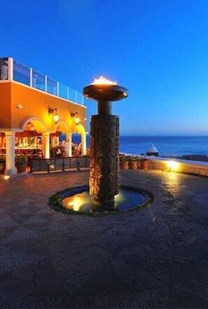 Terrace/patio - Enjoy a luxury oceanfront spa resort with fully equipped one bedroom! (Cabo San Lucas)