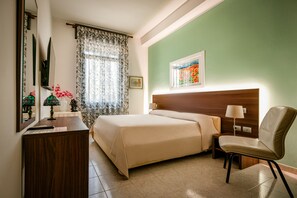 Phòng đôi phong cách cổ điển | Bàn, truy cập Internet không dây miễn phí, bộ trải giường 