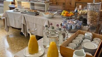 Colazione a buffet inclusa, servita tutte le mattine