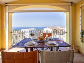 تناول الطعام بالخارج