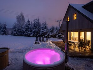 Terrace/patio - Stunning private villa for 10 people with WIFI, hot tub, TV, terrace and pets allowed (Dvůr Králové Nad Labem)