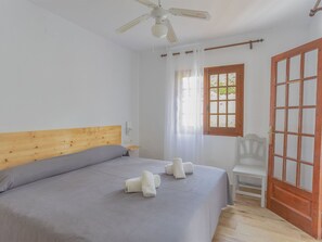 2 slaapkamers, reisbedje, gratis wifi, beddengoed