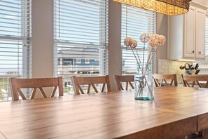 Dining - Unbeatable LOCATION, first row, Oceanfront! (Bolivar Peninsula)