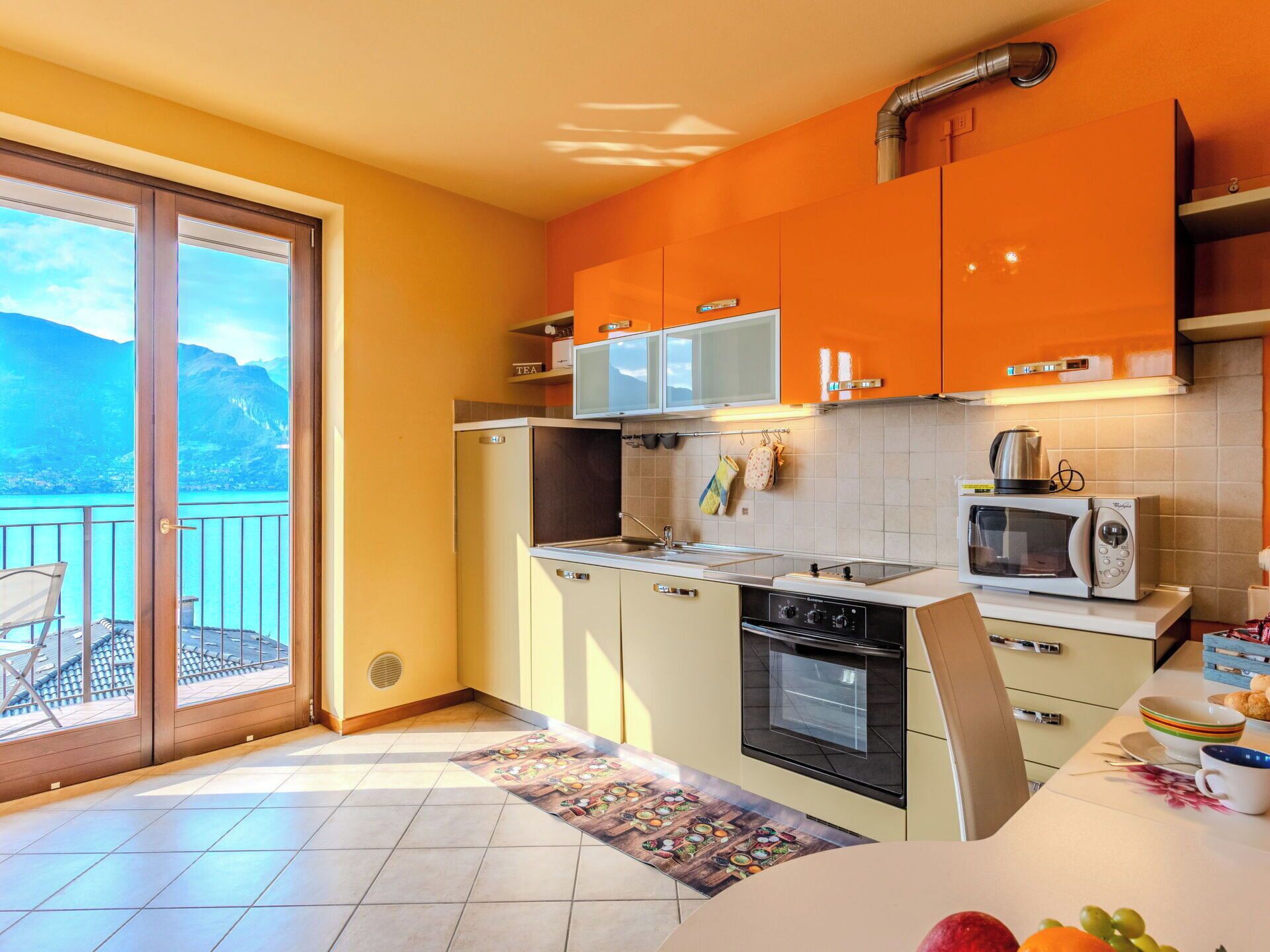 Microonde, forno, tostapane, seggiolone