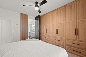 3 habitaciones, escritorio, tabla de planchar con plancha y wifi gratis