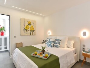 2 habitaciones, tabla de planchar con plancha y cuna de viaje 