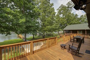 Outdoor dining - Lake Stay on Bedford Way |Private Dock & Boat Ramp (Prosperity)