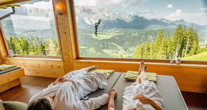 Schöne Wohnung in einem Ferienhaus mit Whirlpool, W-LAN, TV, Balkon und Panoramablick