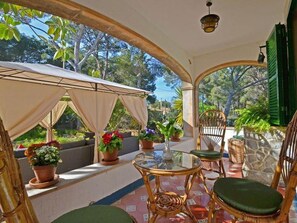 Outdoor dining - Beautiful private villa for 8 people with WIFI, TV and patio (Calvià)