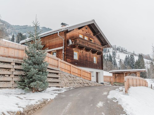Merveilleuse maison de vacances privée pour 10 personnes avec WIFI, TV et patio