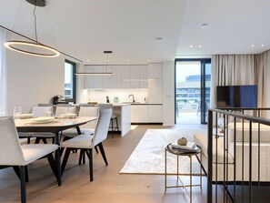 Interior - Wonderful  villa for 8 people with A/C, WIFI, hot tub, pool, TV and terrace (Umag)