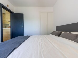 1 bedroom, iron/ironing board, free WiFi