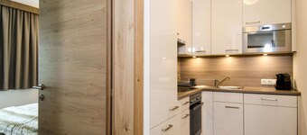 Nice apartment for 6 people with WIFI, TV, balcony, pets allowed and parking