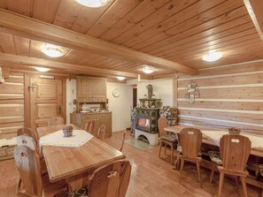 Dining - Wonderful private villa for 23 guests with WIFI, TV, terrace, pets allowed and panoramic view (Dvur Králové Nad Labem)