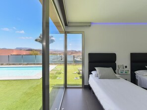 2 bedrooms, travel cot, free WiFi - Beautiful private villa for 4 guests with WIFI, private pool, A/C, TV and pets allowed (Maspalomas)