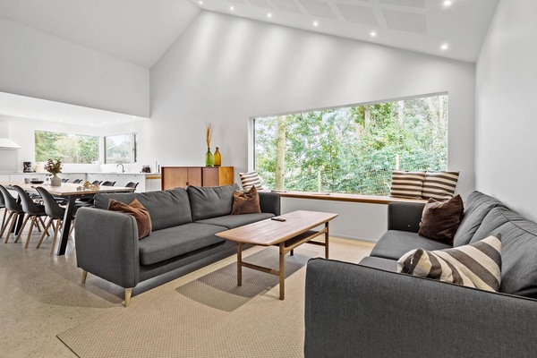 Televisión, mesa de ping pong