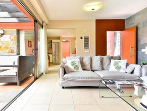 Televisión y reproductor de DVD 