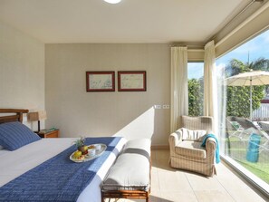 3 bedrooms, iron/ironing board, travel cot, free WiFi - Stunning private villa for 6 people with A/C, WIFI, private pool, TV and pets allowed (Maspalomas)