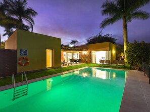 Luokittelematon kuva, 4 kautta 30, painike