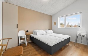 6 Schlafzimmer, Reisekinderbett, kostenloses WLAN