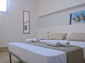 4 Schlafzimmer, Reisekinderbett, Bettwäsche