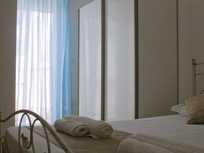 4 soverom, reiseseng for barn og sengetøy