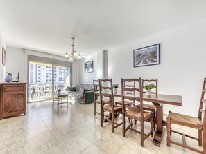 Interior - Lovely apartment for 6 guests with A/C, WIFI, TV and terrace (Empuriabrava)