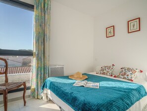 2 室のベッドルーム、旅行用ベビーベッド、WiFi、ベッドシーツ