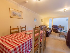 Interior - Cosy apartment in villa for 6 guests with WIFI and TV (Inverness)