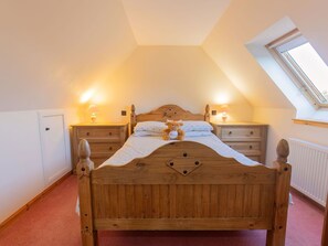 3 bedrooms, free WiFi - Cosy apartment in villa for 6 guests with WIFI and TV (Inverness)