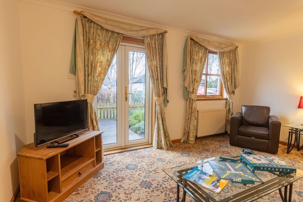 Möbel, Eigentum, Gebäude, Fenster, Tabelle, Holz, Interior Design, Komfort, Cabinetry, Fussboden