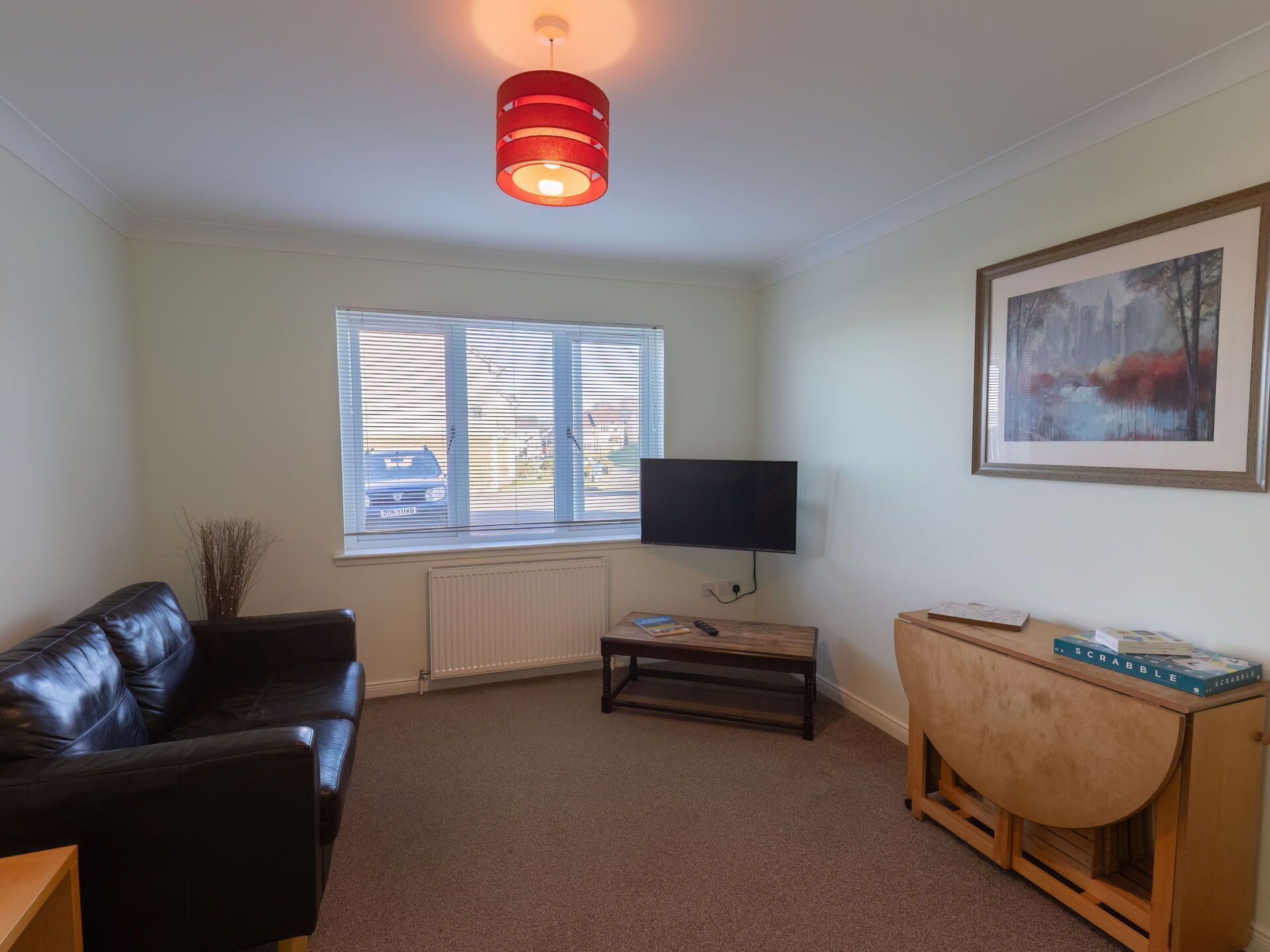 Möbel, Eigentum, Bilderrahmen, Fenster, Couch, Holz, Komfort, Gebäude, Rollo, Interior Design