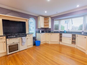 Oven, dishwasher, high chair