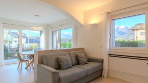 Unclassified image, 4 of 50, button - Stunning private villa for 10 guests with A/C, WIFI, private pool, terrace and pets allowed (Colico)