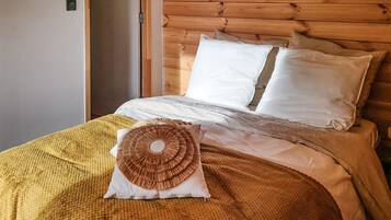 1 bedroom, travel cot, free WiFi