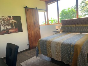 1 bedroom, in-room safe, desk, iron/ironing board - Potrerillos Ranch close to Boquete
 (Chiriqui)