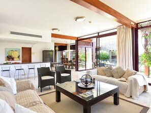 TV - Stunning private villa for 6 people with WIFI, A/C, private pool, TV and pets allowed (Mogán)