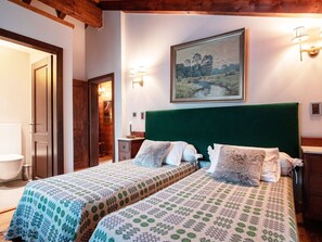 5 dormitoris, un bressol de viatge i wifi gratuïta