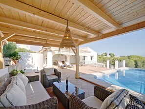 Terrace/patio - Wonderful private villa for 8 people with WIFI, A/C, private pool, TV and patio (Teulada)
