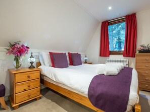 3 bedrooms, free WiFi - Stunning private villa with WIFI, hot tub, TV, terrace, pets allowed and panoramic view (Invergarry)