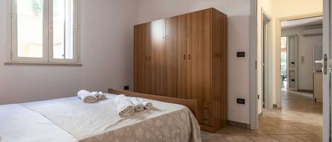 1 bedroom, travel crib, free WiFi, bed sheets