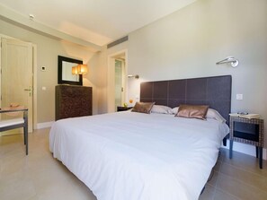 5 bedrooms, iron/ironing board, travel cot, free WiFi