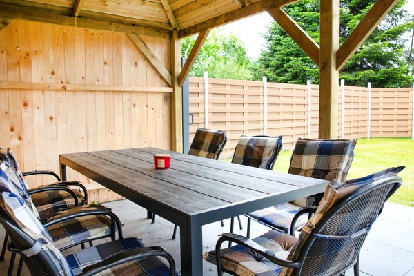 Tabelle, Möbel, Eigentum, Stuhl, Holz, Schatten, Pflanze, Interior Design, Gartenmöbel, Tisch Im Freien