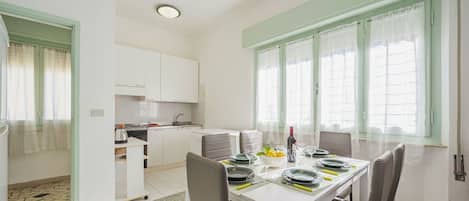 Table, Property, Furniture, Window, Building, Chair, Wood, Floor, Interior Design