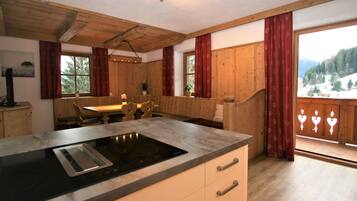 Ofen, Geschirrspüler, Toaster, Hochstuhl