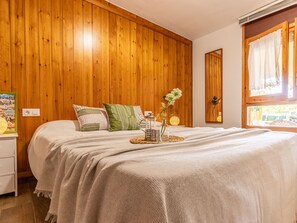 3 makuuhuonetta, silitysrauta/-lauta, vauvan matkasänky, ilmainen Wi-Fi